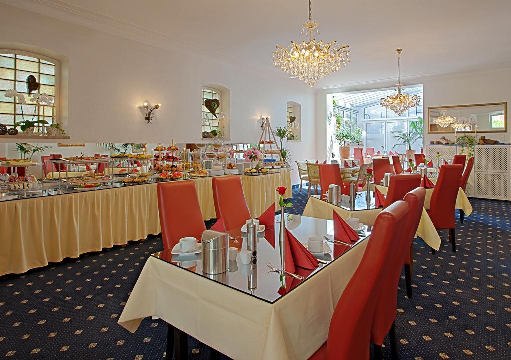 Hotel Goldene Rose Хайделберг Ресторант снимка